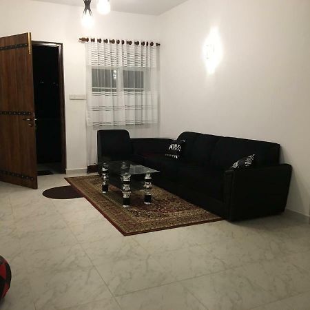 Hotel Ranvil Нувара Елия Екстериор снимка