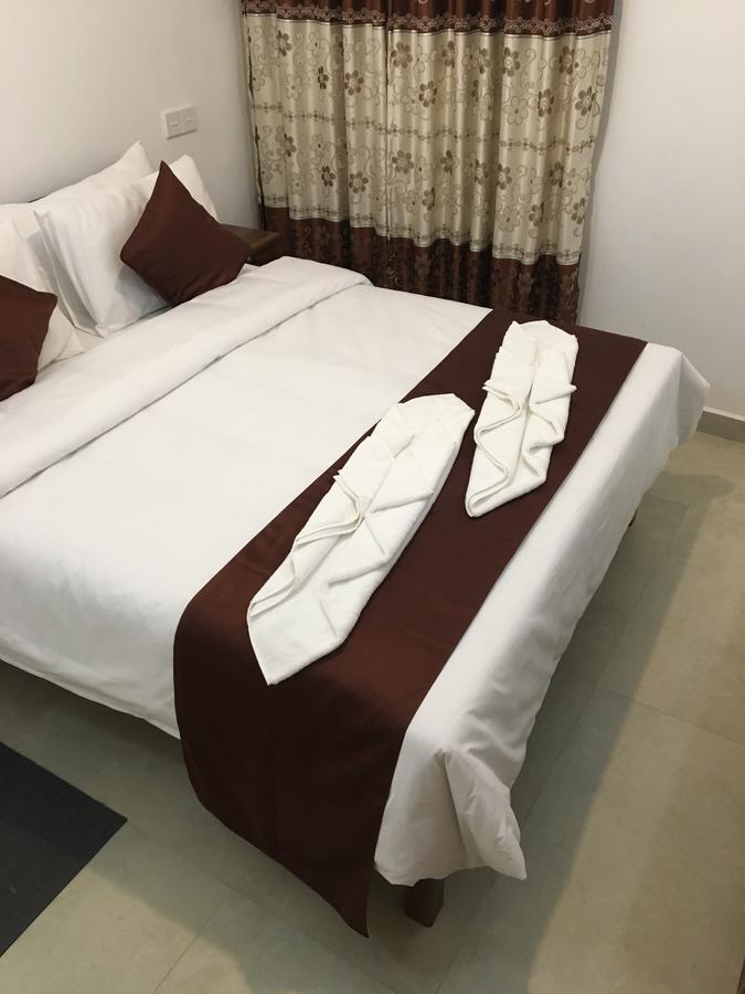 Hotel Ranvil Нувара Елия Екстериор снимка