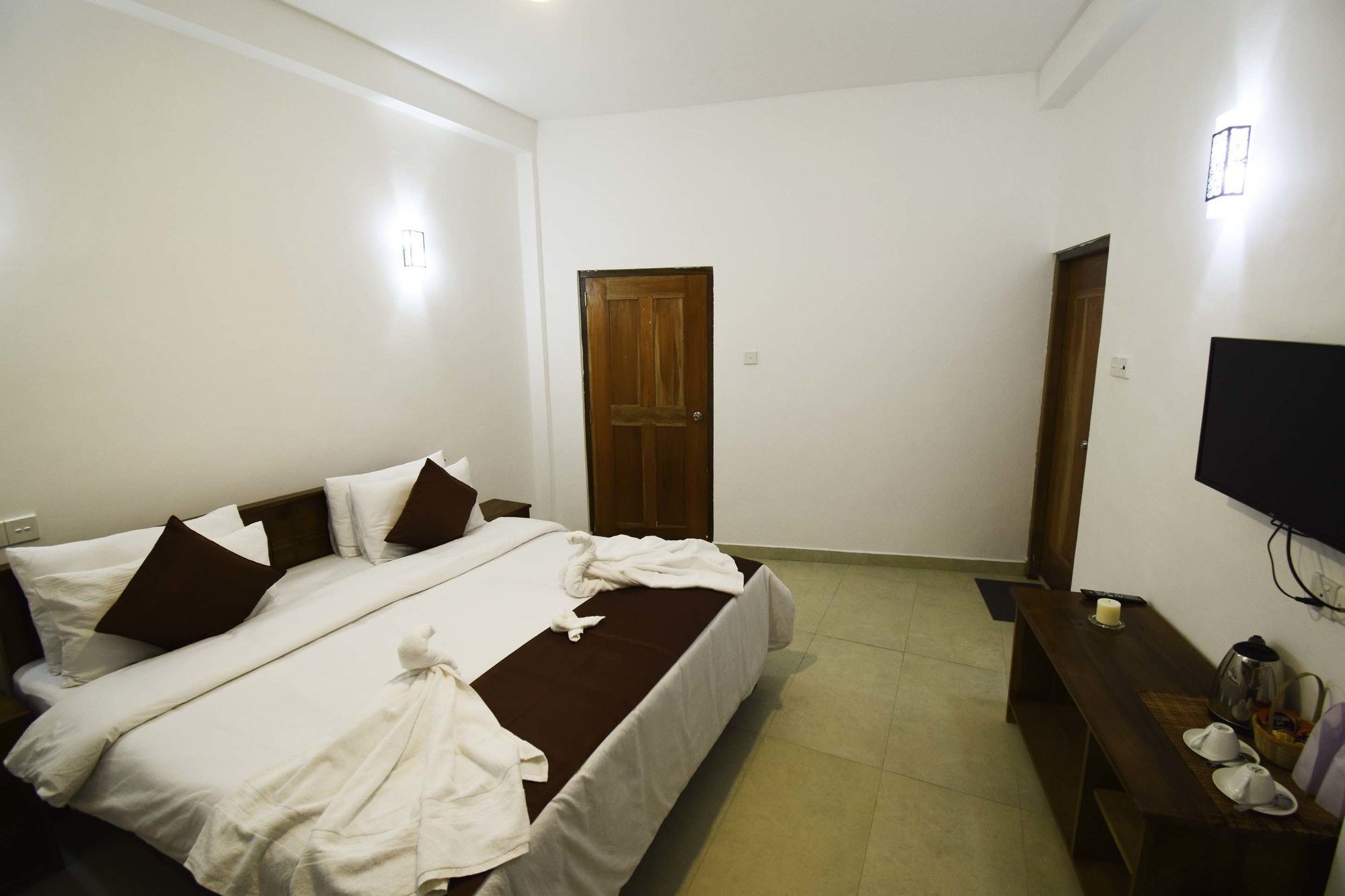 Hotel Ranvil Нувара Елия Екстериор снимка