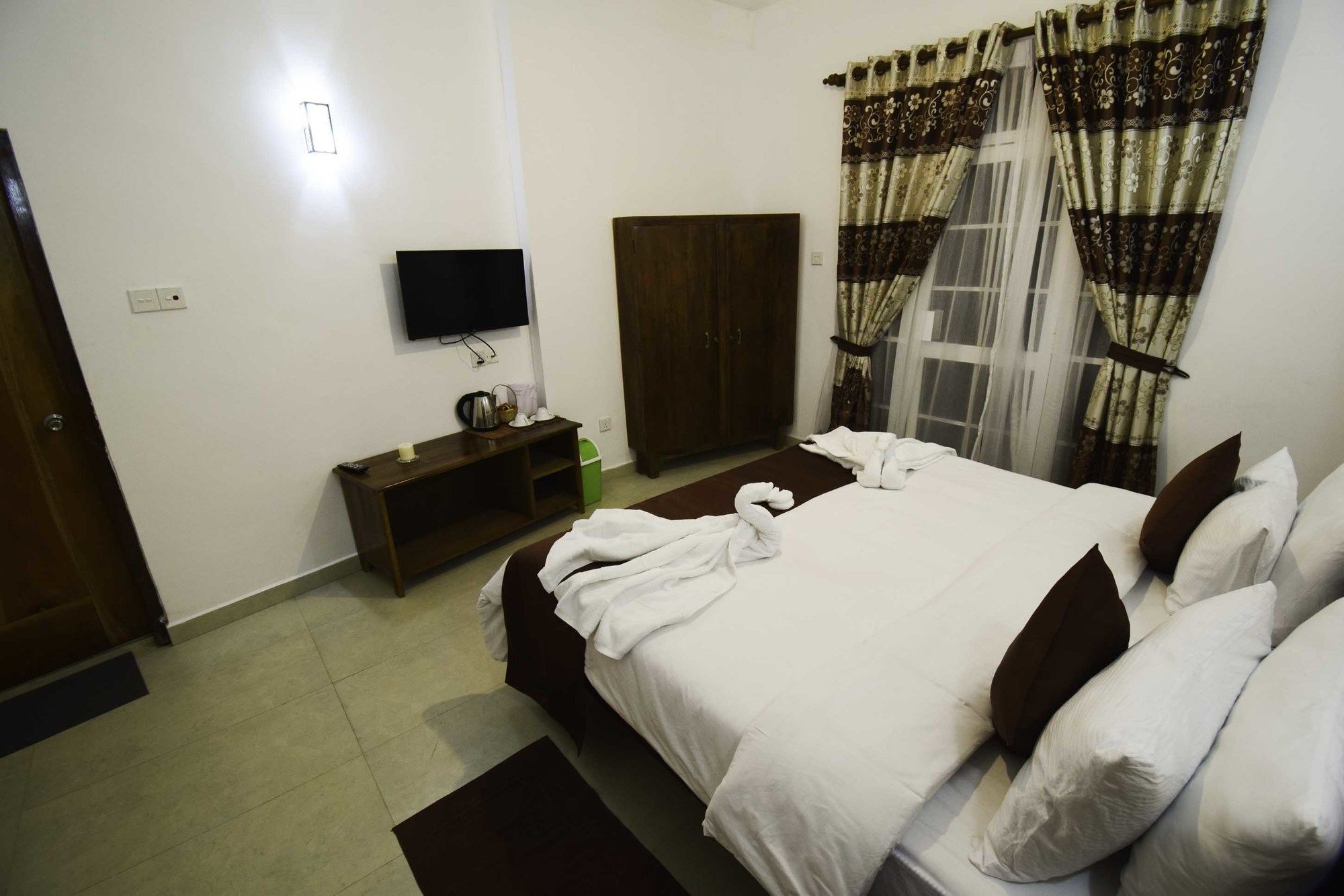 Hotel Ranvil Нувара Елия Екстериор снимка