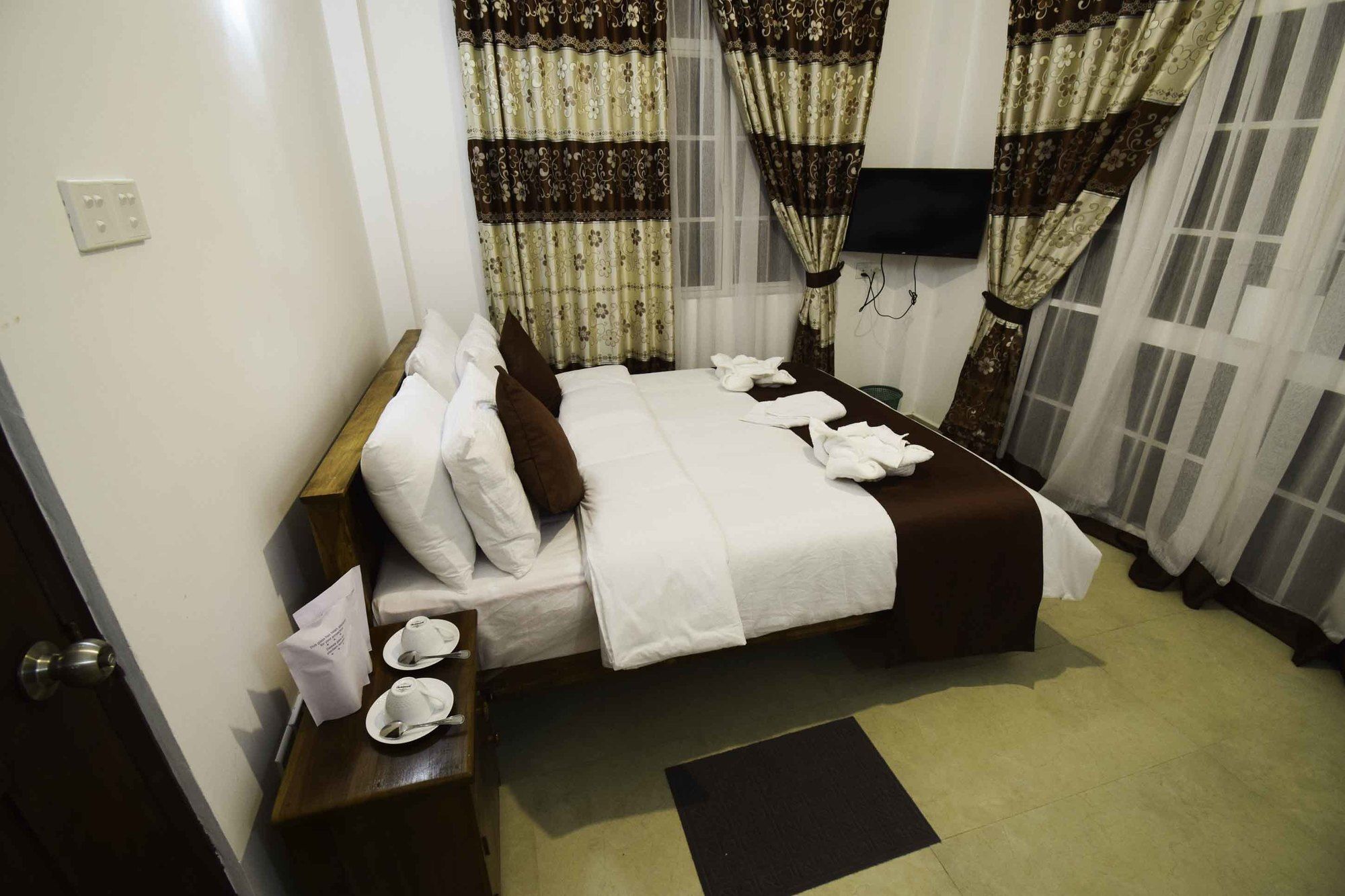 Hotel Ranvil Нувара Елия Екстериор снимка